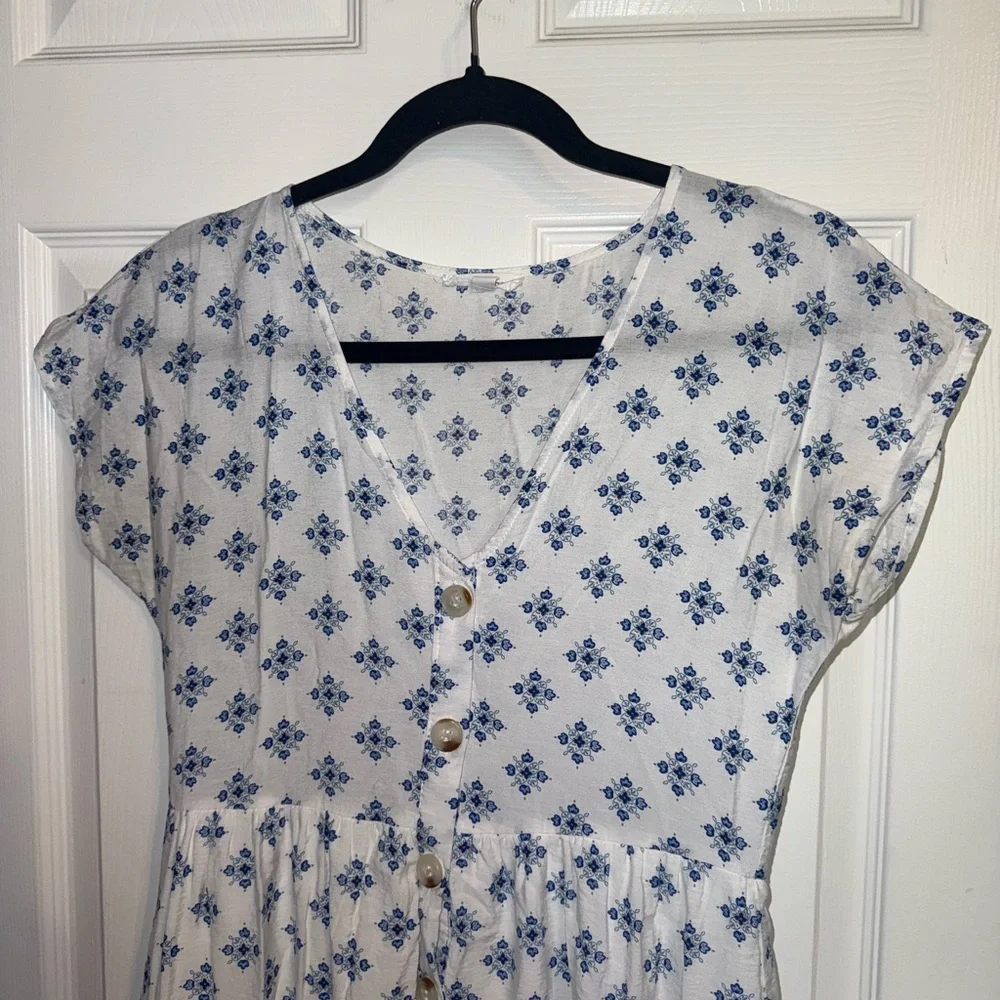 Blu Pepper Blue and White Casual Sundress with V-Neck and Dolman Cap Sleeves